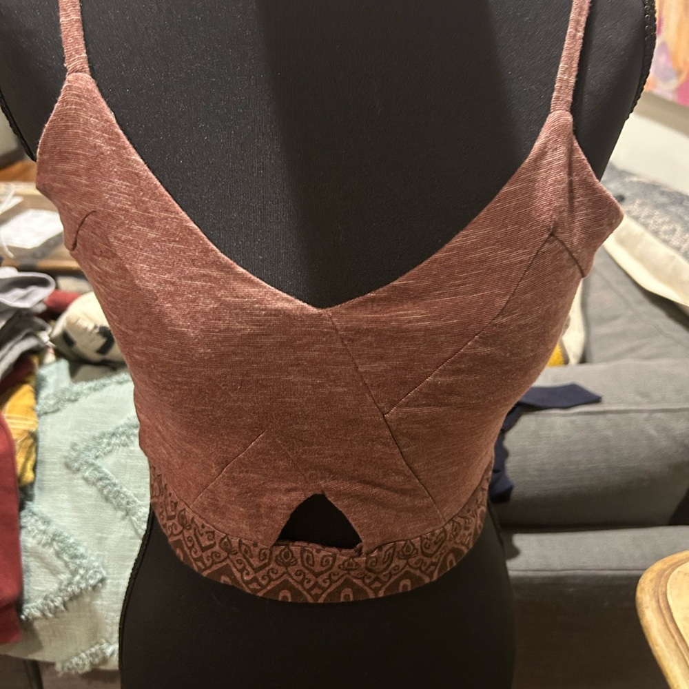 Elegant Brown Crop Top with Patterned Hem